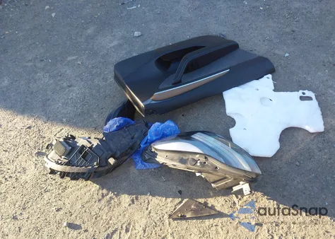 2021 Tesla Model 3 Performance Dual Motor All-Wheel Drive z USA, uszkodzony, nr VIN 5YJ3E1EC2MF063373